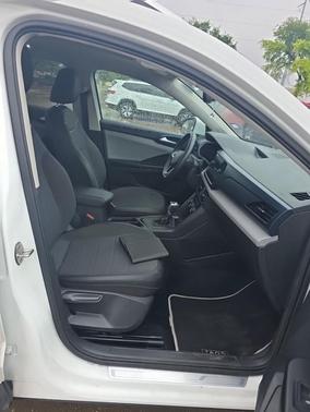 Pure White 2023 Volkswagen Taos 1.5T SE