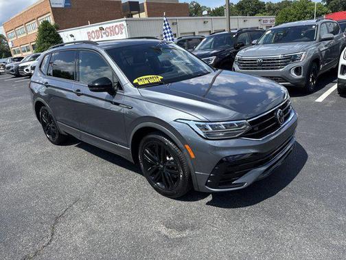 2022 Volkswagen Tiguan 2.0T SE R-Line Black