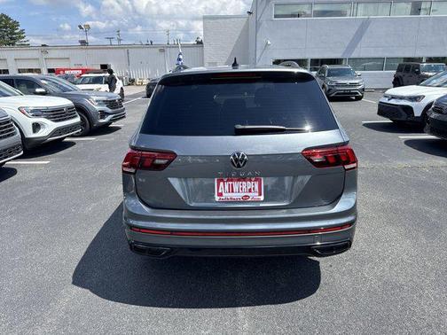 2022 Volkswagen Tiguan 2.0T SE R-Line Black