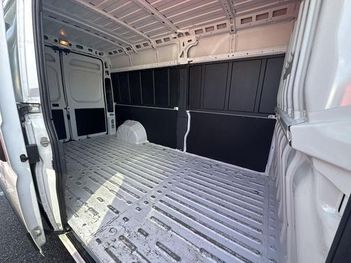 Bright White Clearcoat 2023 RAM ProMaster 2500 High Roof