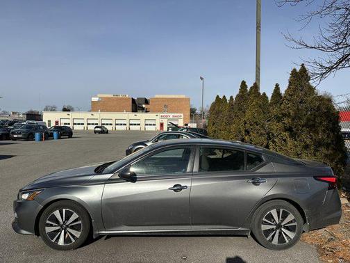 2022 Nissan Altima 2.5 SV