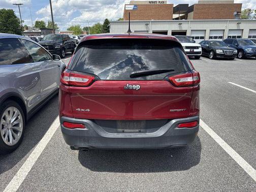 2017 Jeep Cherokee Sport