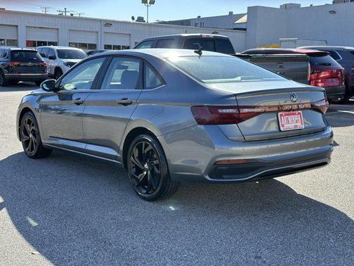 2025 Volkswagen Jetta 1.5T SE