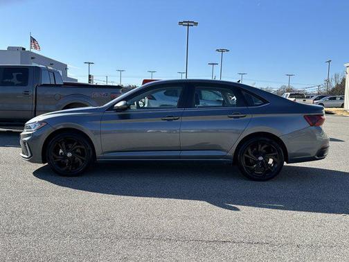 2025 Volkswagen Jetta 1.5T SE