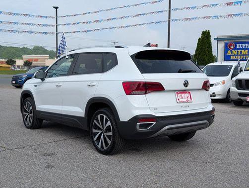 2024 Volkswagen Taos 1.5T SE