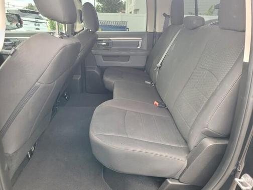 2019 RAM 1500 SLT