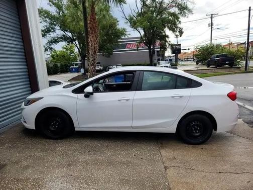 2018 Chevrolet Cruze LS