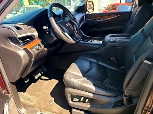 2017 Cadillac Escalade Luxury
