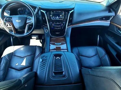 2017 Cadillac Escalade Luxury