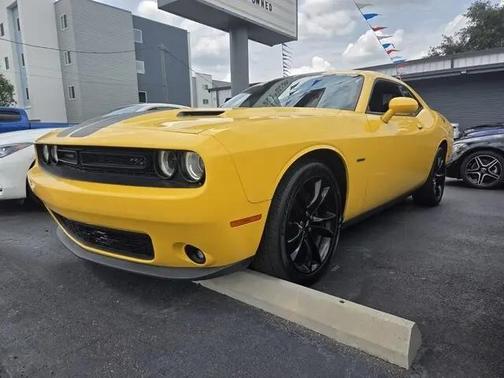 Yellow Jacket Clearcoat 2017 Dodge Challenger R/T
