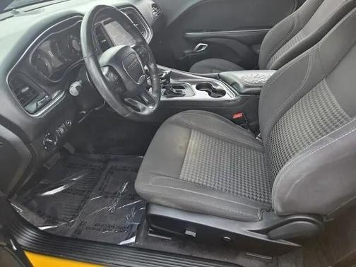 Yellow Jacket Clearcoat 2017 Dodge Challenger R/T