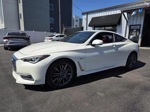 2017 INFINITI Q60 3.0t Red Sport 400