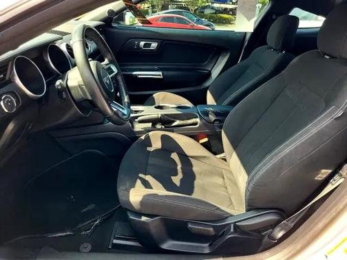 2021 Ford Mustang EcoBoost