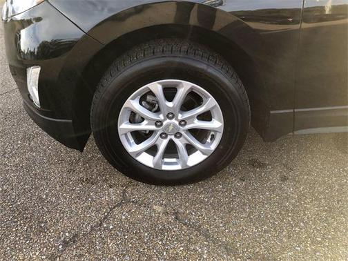 Photo 3 of 32 of 2018 Chevrolet Equinox LS