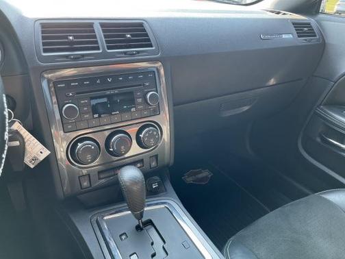 Photo 4 of 23 of 2008 Dodge Challenger SRT8