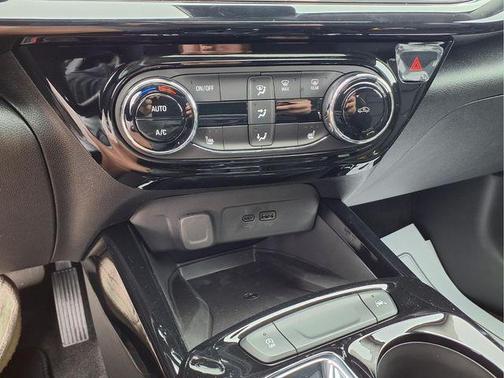 White Sands 2026 Chevrolet Trax FWD ACTIV