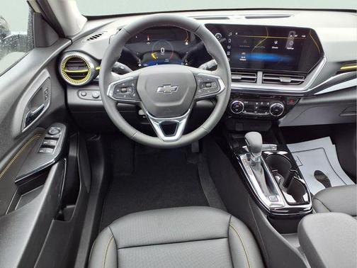 White Sands 2026 Chevrolet Trax FWD ACTIV