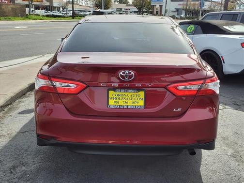 Photo 4 of 13 of 2018 Toyota Camry LE