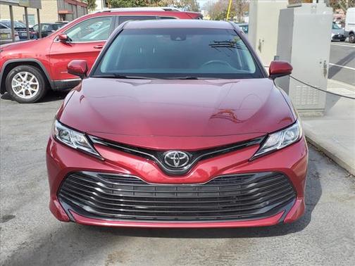Photo 2 of 13 of 2018 Toyota Camry LE
