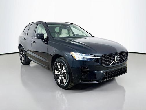 Onyx Black Metallic 2024 Volvo XC60 Recharge Plug-In Hybrid T8 Core Dark Theme