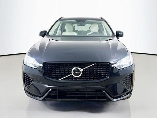 Onyx Black Metallic 2024 Volvo XC60 Recharge Plug-In Hybrid T8 Core Dark Theme