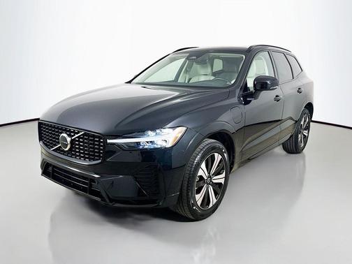 Onyx Black Metallic 2024 Volvo XC60 Recharge Plug-In Hybrid T8 Core Dark Theme
