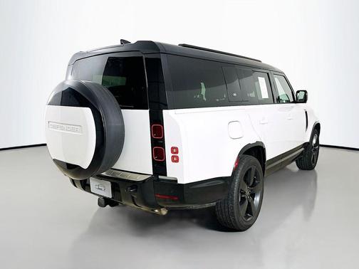 Fuji White 2024 Land Rover Defender 130 P400 X-Dynamic SE