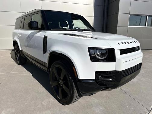 Fuji White 2024 Land Rover Defender 130 P400 X-Dynamic SE