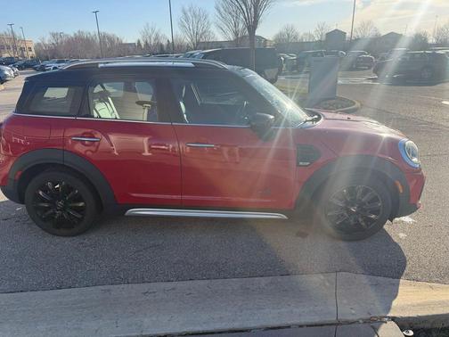 Chili Red 2021 MINI Countryman Oxford Edition