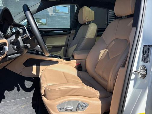 White 2026 Porsche Macan Macan