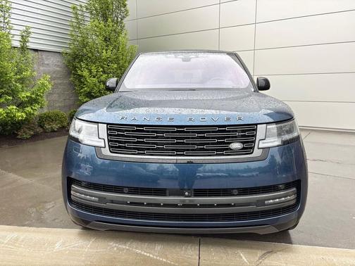 Petrolix Blue SV Bespoke Ultra Metallic Gloss 2023 Land Rover Range Rover P530 SE