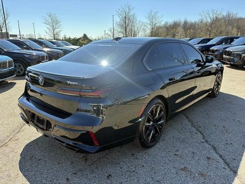 Black Sapphire Metallic 2024 BMW 760 xDrive