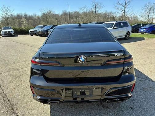 Black Sapphire Metallic 2024 BMW 760 xDrive