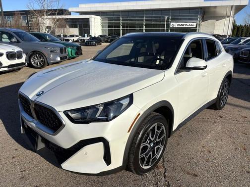 Mineral White Metallic 2025 BMW X2 xDrive28i