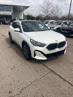 Mineral White Metallic 2025 BMW X2 xDrive28i