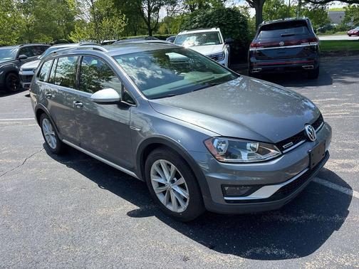 Platinum Gray Metallic 2017 Volkswagen Golf Alltrack TSI S