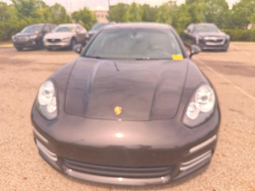 Carbon Gray Metallic 2014 Porsche Panamera 4