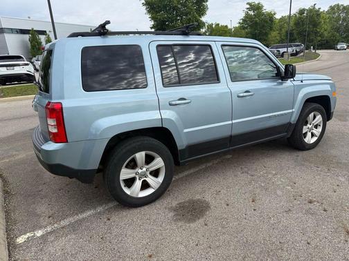 Winter Chill Pearlcoat 2014 Jeep Patriot Sport