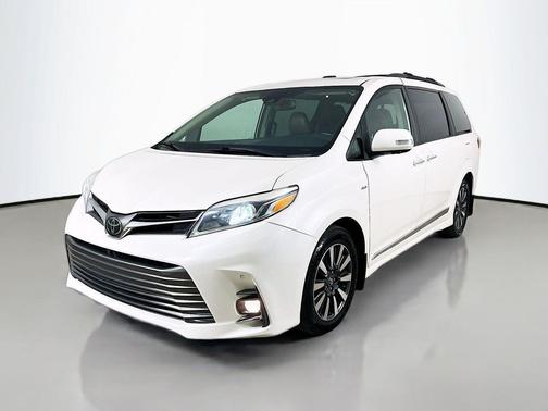 Super White 2019 Toyota Sienna Limited Premium