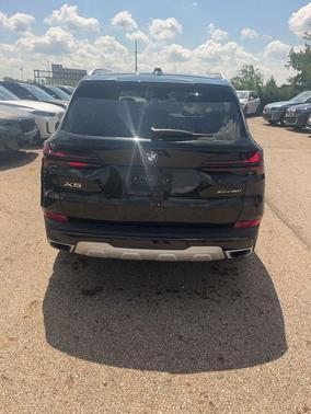 Black Sapphire Metallic 2026 BMW X5 xDrive40i