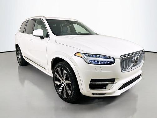 Crystal White Metallic 2023 Volvo XC90 B6 Ultimate 7-Seater