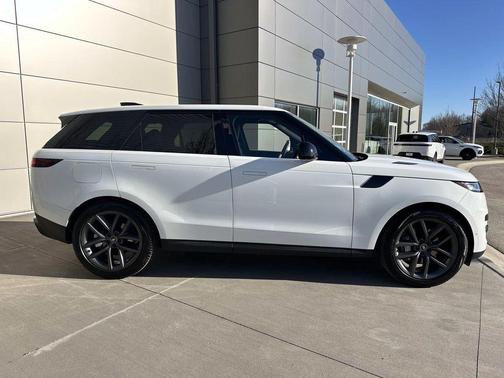 2025 Land Rover Range Rover Sport SE