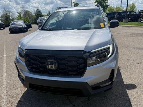 Lunar Silver Metallic 2022 Honda Passport AWD Elite