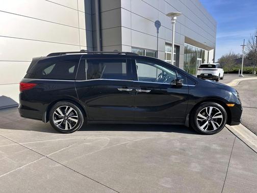 Pearl Black 2019 Honda Odyssey Elite
