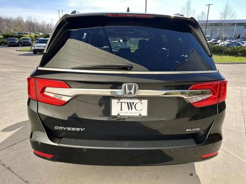 Pearl Black 2019 Honda Odyssey Elite