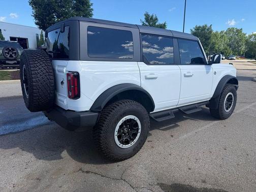 Oxford White 2024 Ford Bronco Outer Banks