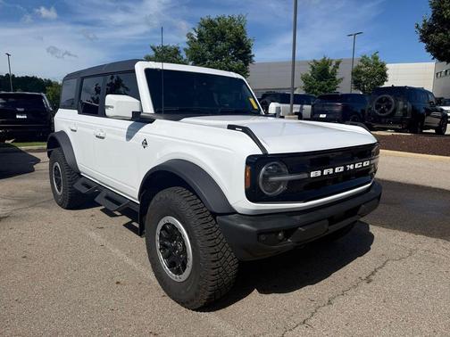 Oxford White 2024 Ford Bronco Outer Banks