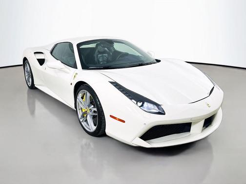 Bianco Avus 2018 Ferrari 488 Spider Base