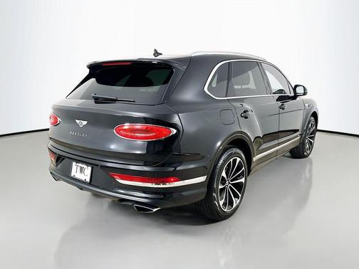 Black 2022 Bentley Bentayga V8