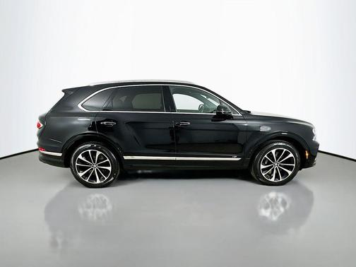 Black 2022 Bentley Bentayga V8